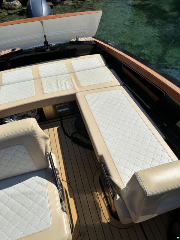 VTS Boats Flying Shark 5.7 Black