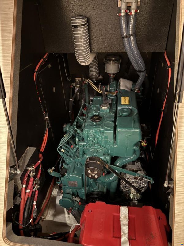 Dufour 470