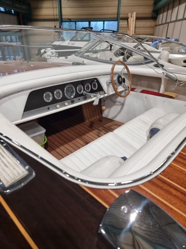 Boesch 510 Runabout
