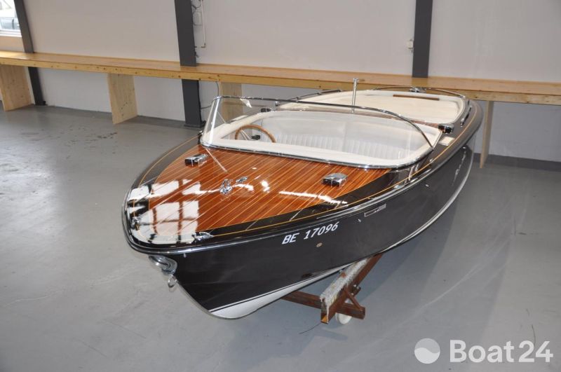 Boesch 510 Runabout