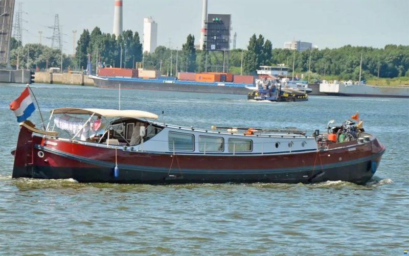 Motortjalk 21.40, met UBC