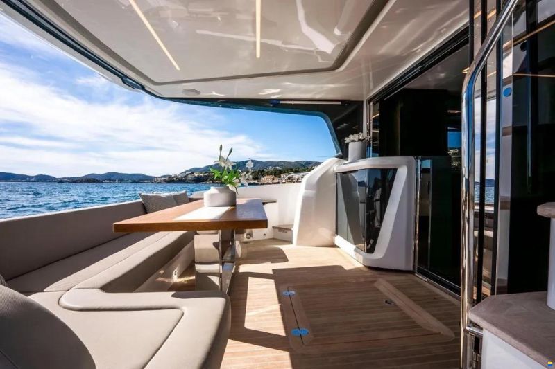 Pearl 62