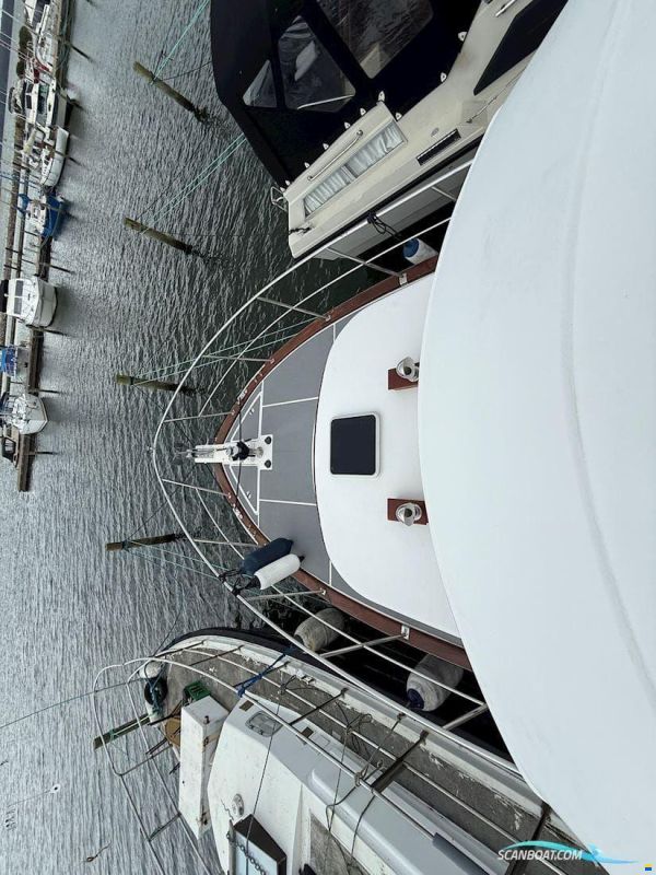 Halvorsen 32 Gourmet Cruiser