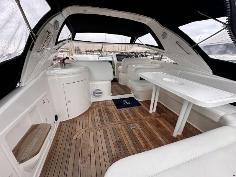 Princess V42