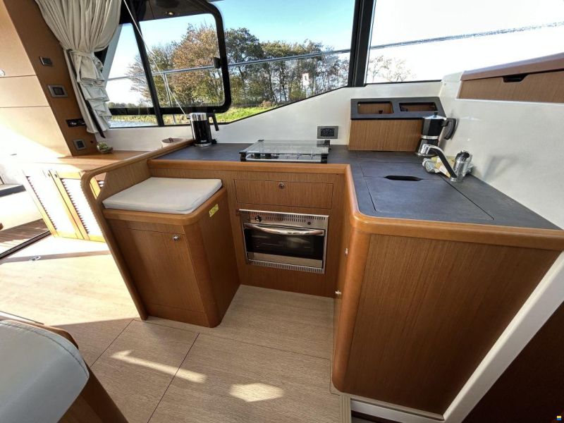 Beneteau Swift Trawler 35