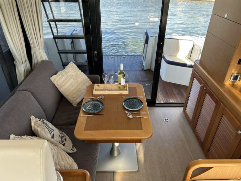 Beneteau Swift Trawler 35