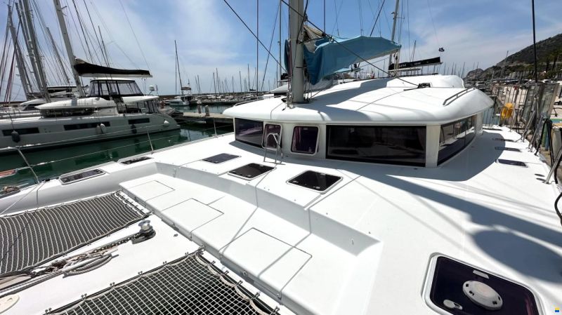 Lagoon 421