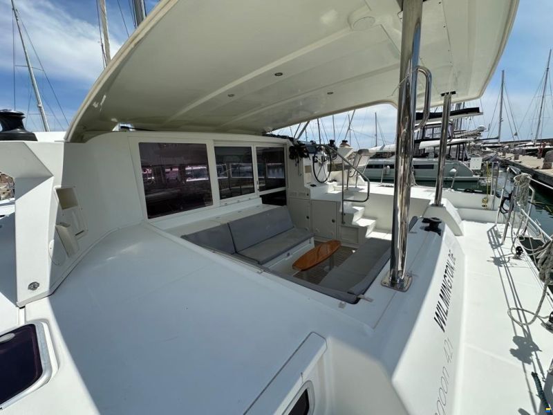 Lagoon 421