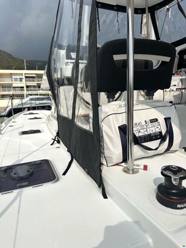 Lagoon 42