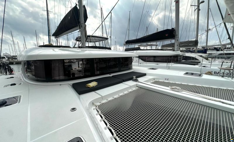Lagoon 42