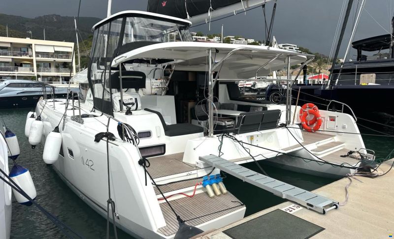 Lagoon 42