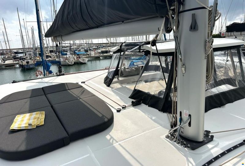 Lagoon 42