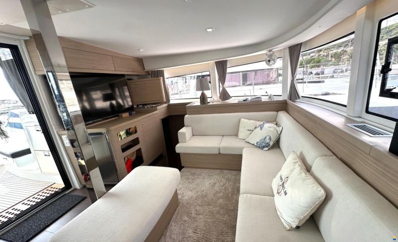 Lagoon 42