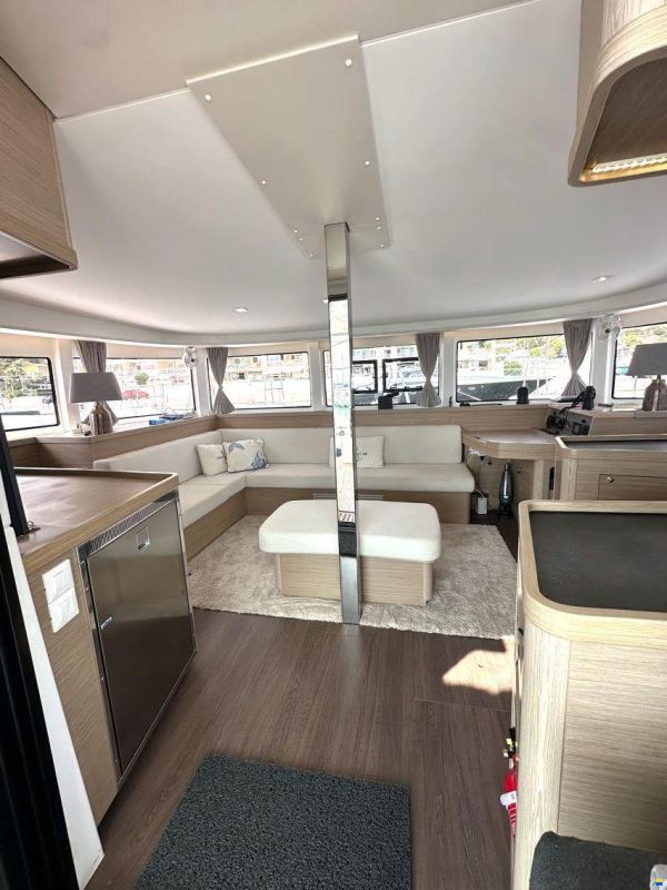 Lagoon 42