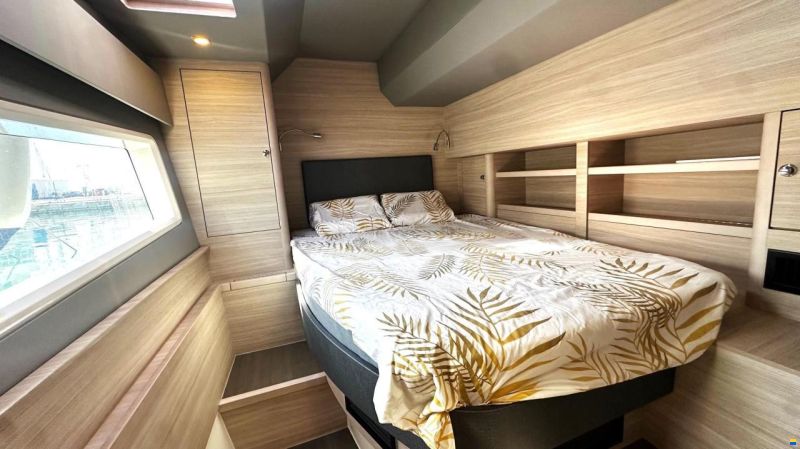 AQUILA 44 Yacht