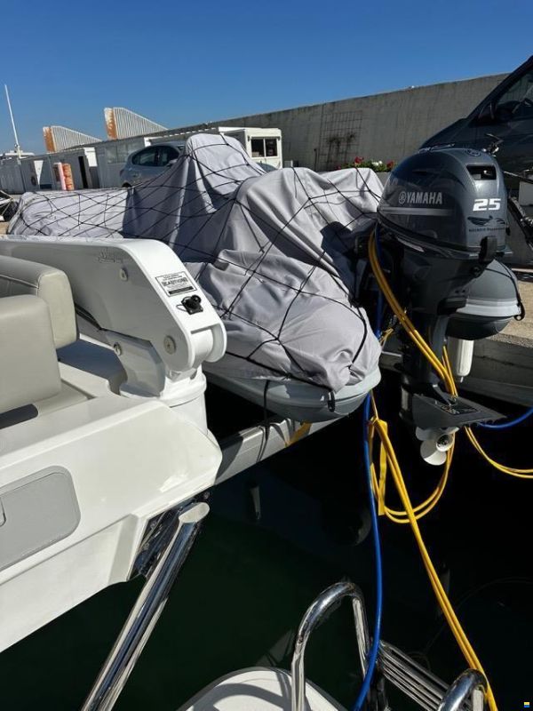 AQUILA 44 Yacht