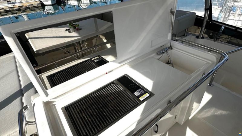 AQUILA 44 Yacht