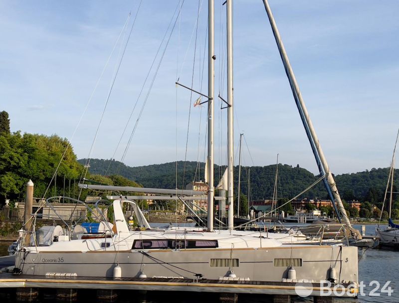 Beneteau Oceanis 35