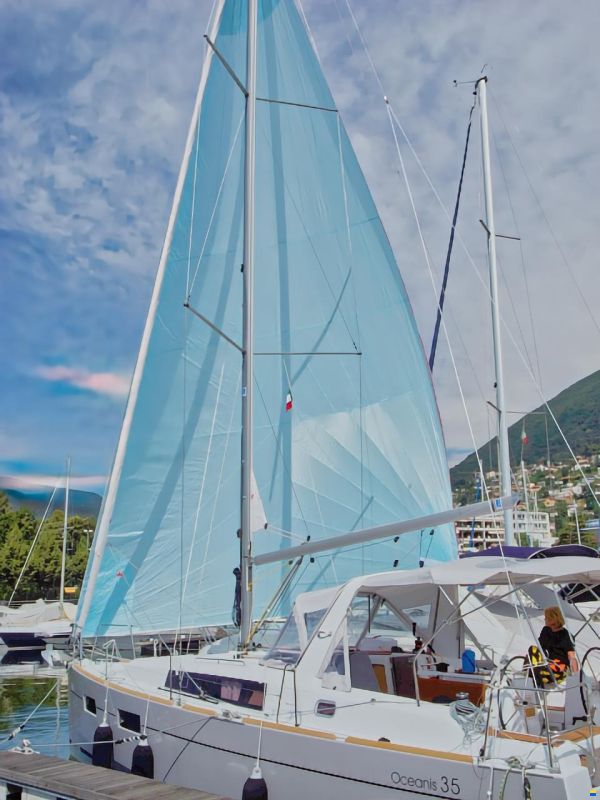 Beneteau Oceanis 35