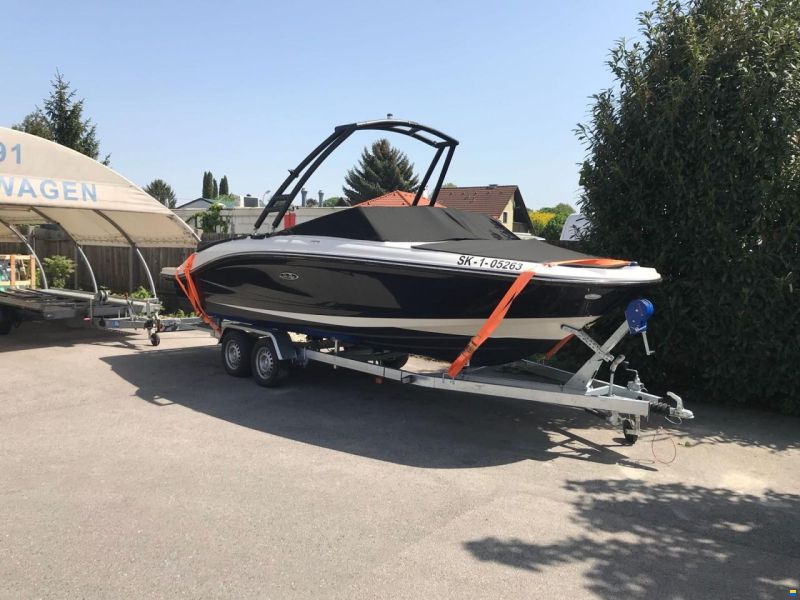 Sea Ray SPX 210