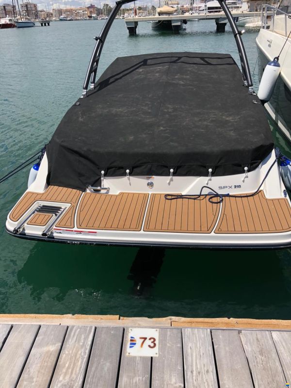Sea Ray SPX 210