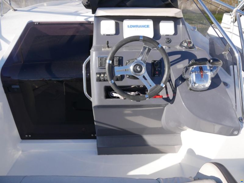 Beneteau Flyer 8.8 SUNdeck