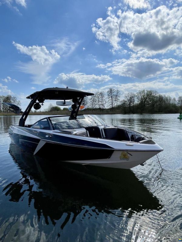 Malibu 23 LSV Wakesetter