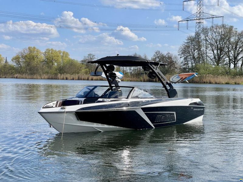 Malibu 23 LSV Wakesetter
