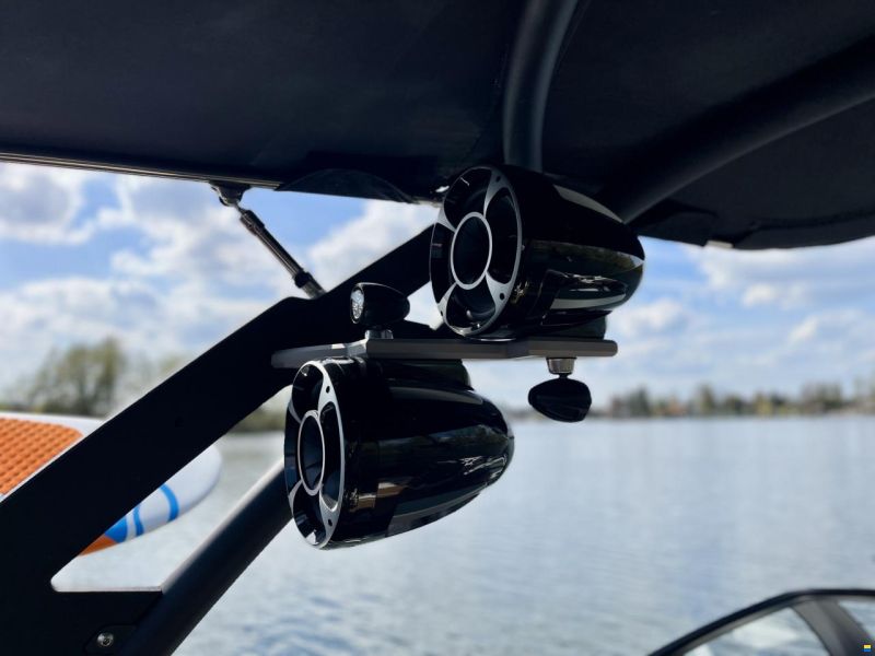 Malibu 23 LSV Wakesetter