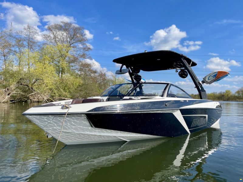 Malibu 23 LSV Wakesetter