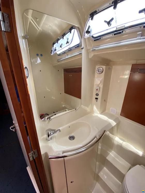 Dufour 40 Performance