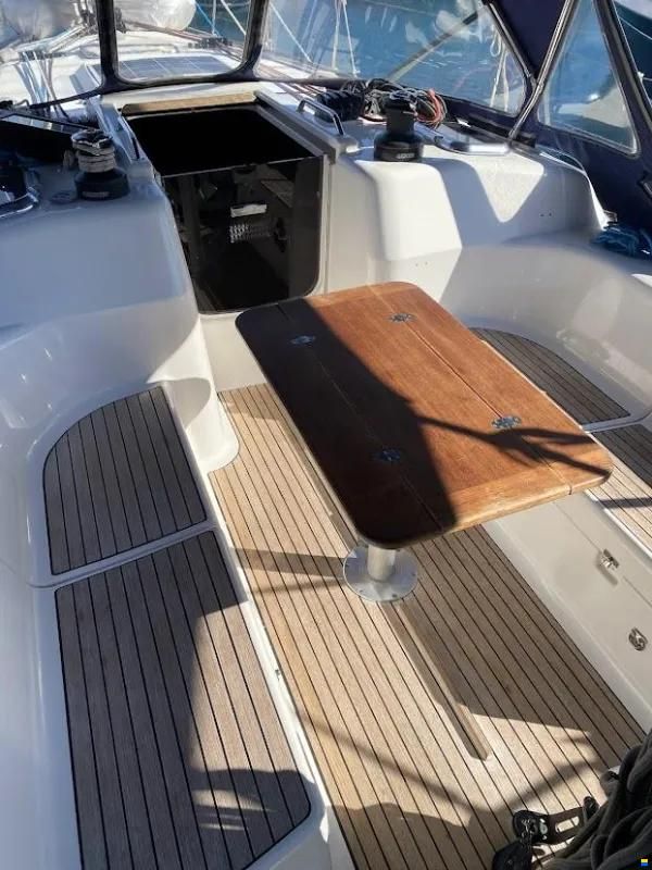 Dufour 40 Performance