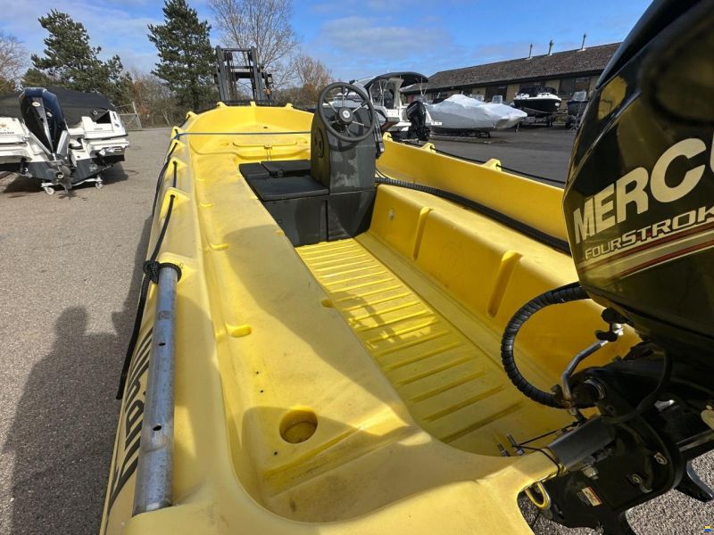 Whaly 435 med Mercury 25 EFI &ndash; Robust arbejdsb