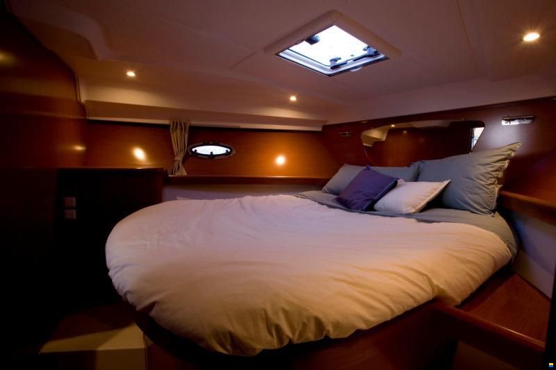 Beneteau Antares 36