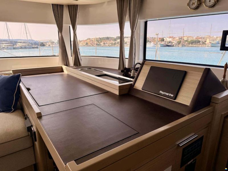 Lagoon 51