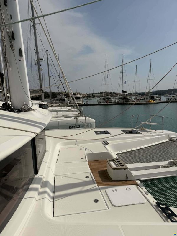 Lagoon 51