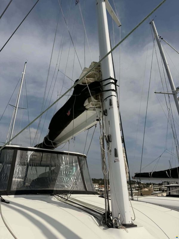 Lagoon 51