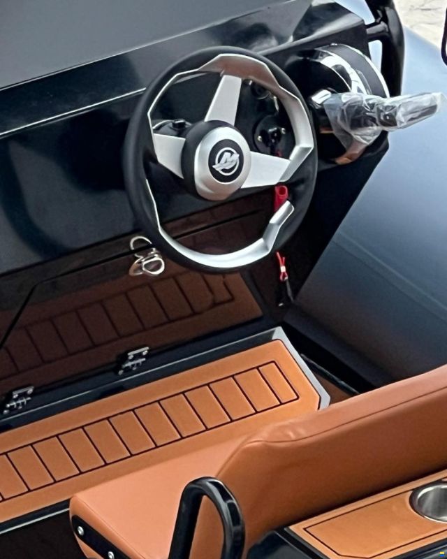 Azulik AZ 700