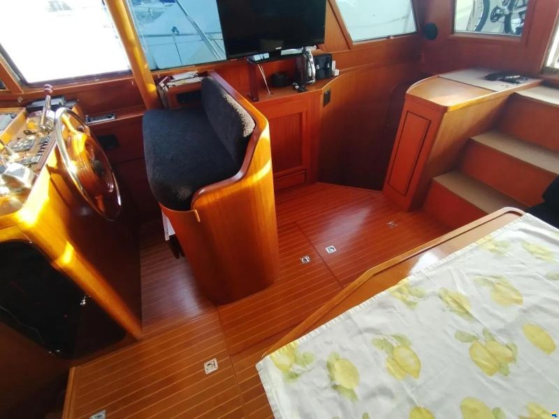 Yaretti Horizon 42 Traveller