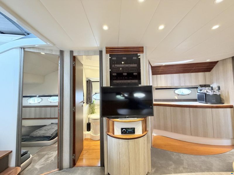 Pershing 52