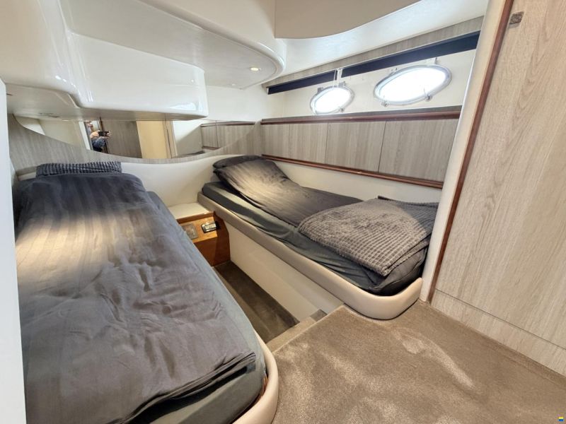 Pershing 52