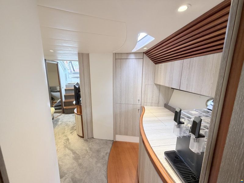 Pershing 52