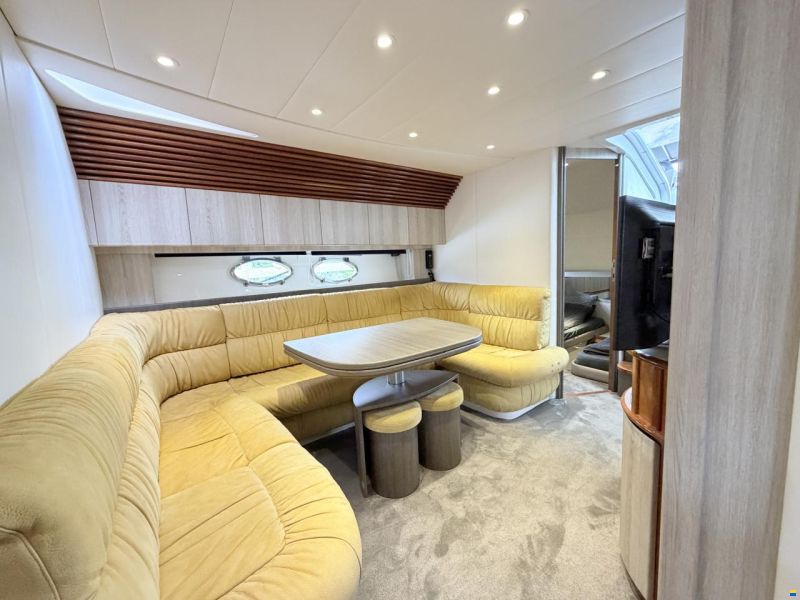 Pershing 52