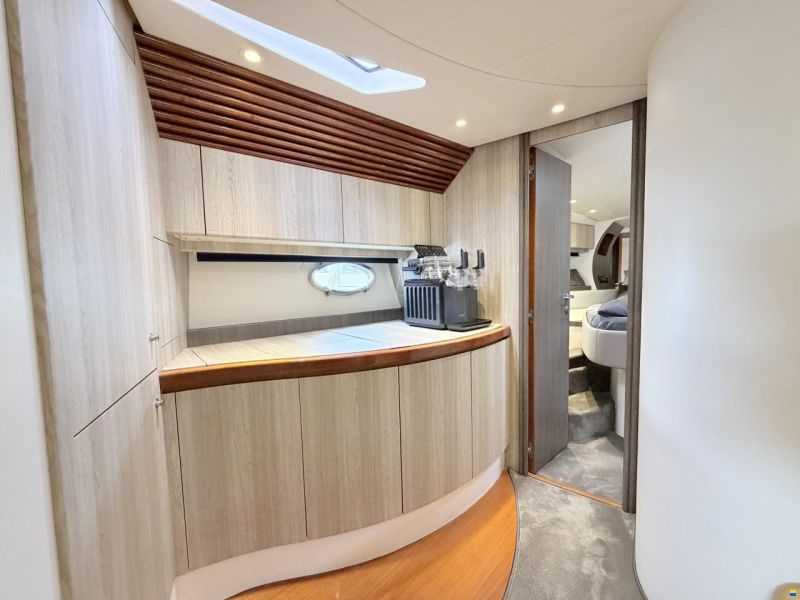 Pershing 52