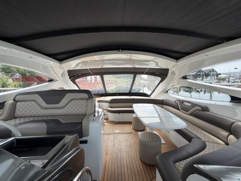 Pershing 52