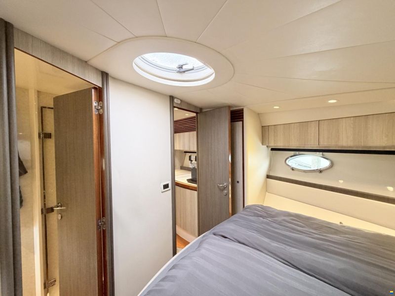 Pershing 52