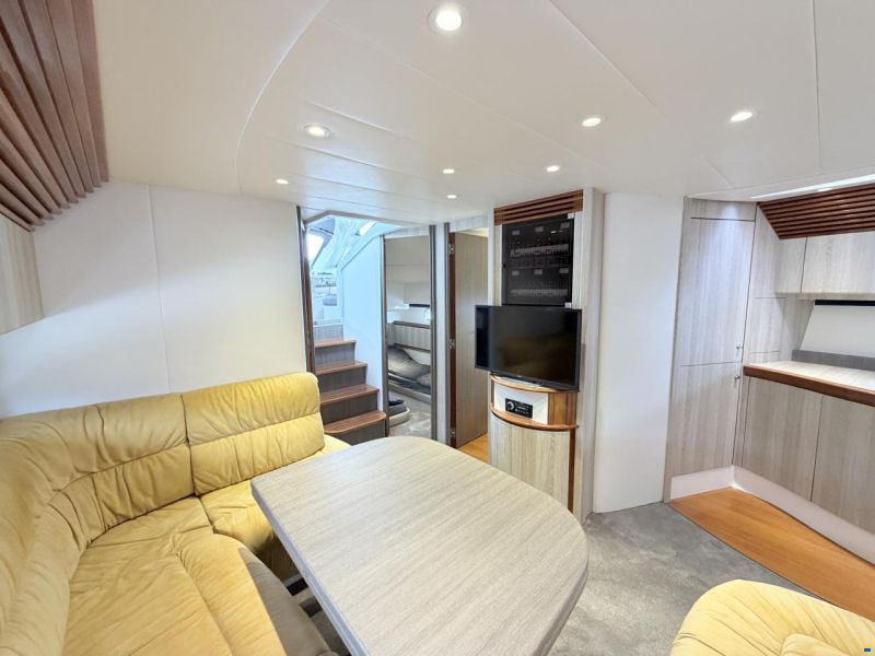 Pershing 52