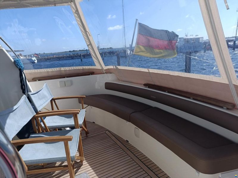 Jeanneau Prestige 36 Fly mit Welle/Bug- u. Heckst