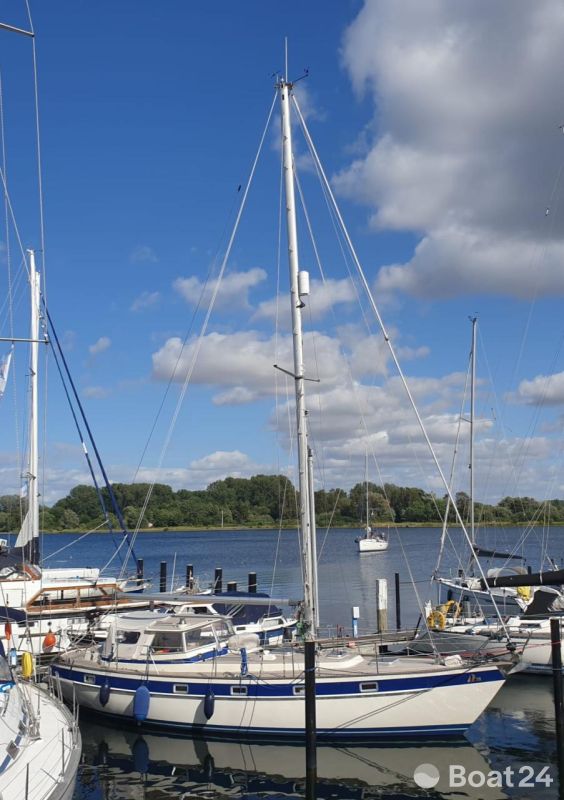 Hallberg-Rassy 38