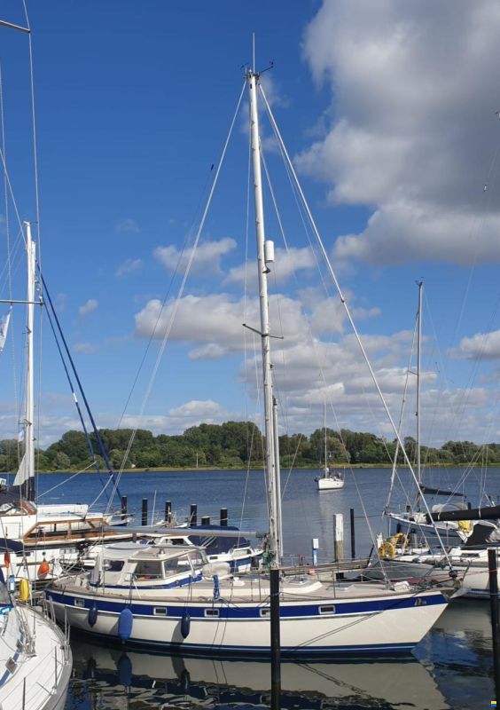 Hallberg-Rassy 38